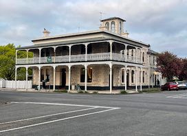 Royal Oak Hotel Penola