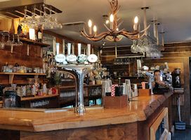 DV8 Bar & Lounge