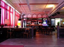 Frankie's Bar