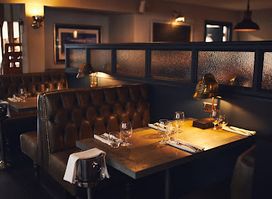 The Oarsman, Marlow