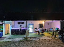 Octo-Bar & Restaurant