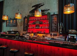 Zwei Bar