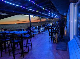 Ribbiz Ocean Lounge