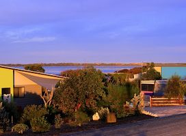 Coorong Cabins