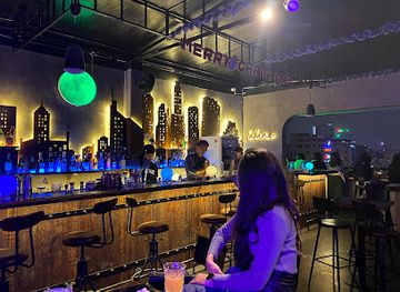 vietnam/northwest/bar/la-lune-rooftop-beer