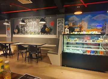 brunei/kampong-ayer/bar/london-cafe-restaurant
