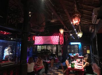 tunisia/the-nefzaoua/bar/boeuf-sur-le-toit-boeuffy-jardin-du-boeuf