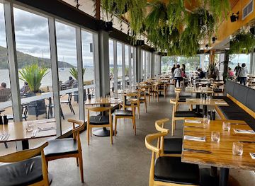 australia/central-coast/bar/the-box-on-the-water