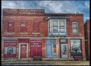iowa/tallgrass-prairie/bar/fat-annie-s