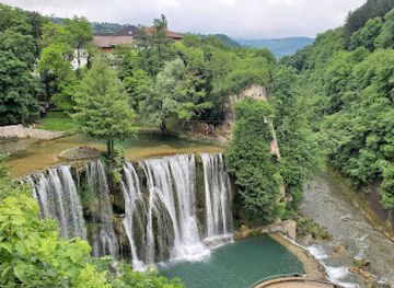 bosnia-and-herzegovina/jajce-waterfalls/bar/jajce-waterfall-viewpoint