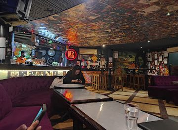 india/sikkim/bar/cafe-live-loud