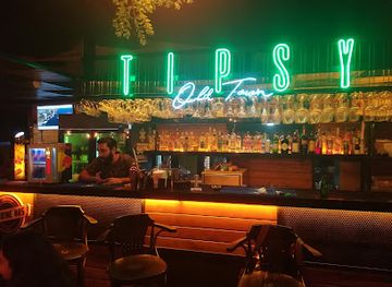 turkiye/antalya/bar/tipsy-old-town