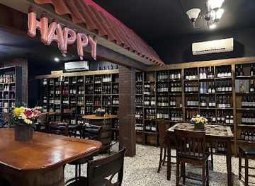 belize/san-ignacio/bar/the-wine-house