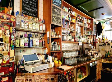 wisconsin/madison/bar/genna-s-lounge