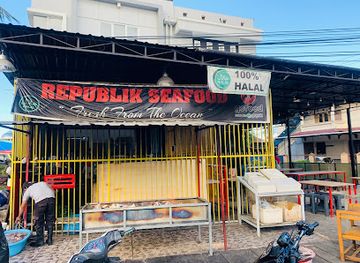 indonesia/southeast-papua/bar/republic-seafood