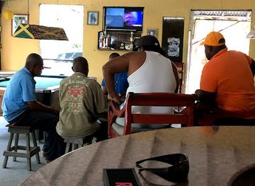 jamaica/negril-area/bar/palm-court-sports-bar