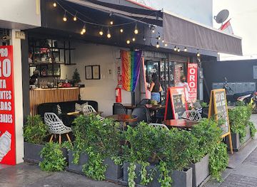 peru/north-coast/bar/open-deck-cocktail-lounge