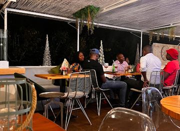mozambique/maputo-city/bar/bom-de-mais-rooftop-snack-bar