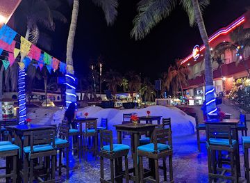 mexico/cabo-san-lucas/bar/bikini-bar