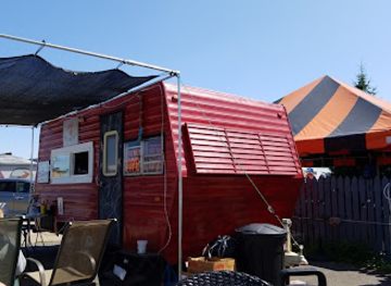 michigan/pictured-rocks-national-lakeshore/bar/toby-s-dog-house