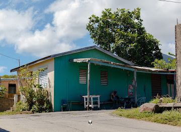 saint-kitts-and-nevis/cayon/bar/shop-ii