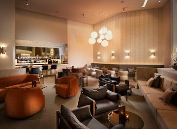 australia/top-end/bar/palm-court-bar-lounge