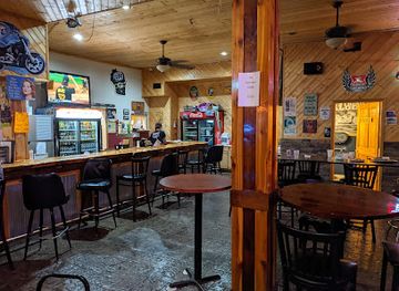 minnesota/driftless-area/bar/six-string-saloon