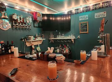 maine/knox-county/bar/the-janitor-s-closet