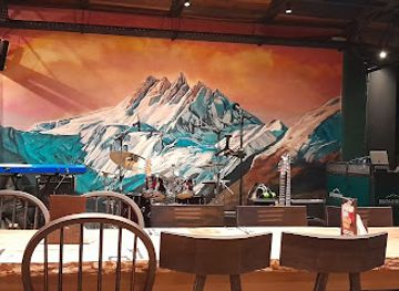 argentina/tierra-del-fuego-national-park/bar/cerveza-patagonia-refugio-ushuaia