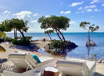 belize/the-cayes/bar/bliss-beach