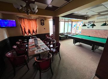 romania/galati/bar/twenty