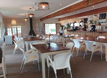 south-africa/drakensberg-mountains/bar/the-olde-duck