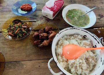 indonesia/pulau-moyo/bar/warung-makan-dua-putri