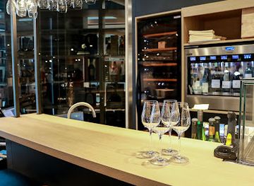 luxembourg/luxembourg-city/kirchberg/bar/wine-bar