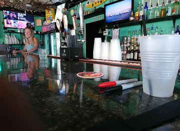 florida/cocoa-beach/bar/hunker-down-lounge