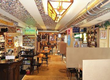 switzerland/lucerne/chapel-bridge/bar/bar-bei-miguel