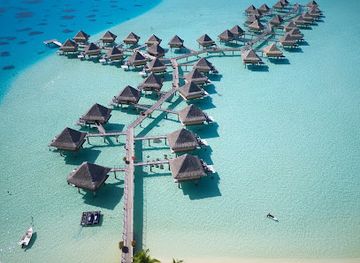french-polynesia/leeward-islands/bar/intercontinental-le-moana-bora-bora-resort