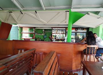 belize/san-ignacio/bar/trin-s-bar