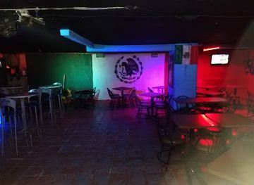 mexico/guadalajara/zapopan-centro/bar/la-revuelta-beer-wings