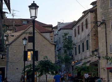 croatia/split/old-town/bar/monika-s-wine-bar