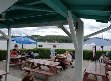 connecticut/mystic-seaport/bar/sea-view-snack-bar