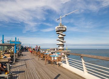 netherlands/scheveningen-beach/bar/kust-op-de-pier