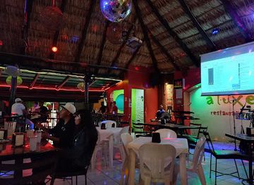 mexico/chiapas/palenque/bar/restaurant-aluxes