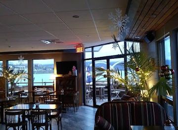 canada/gaspe-peninsula/bar/bar-de-la-marina