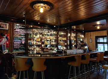 iceland/reykjavik/hlioar/bar/dillon-whiskey-bar