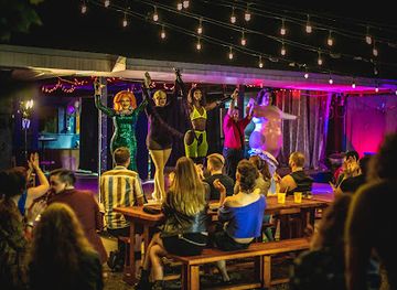 north-carolina/asheville/bar/the-getaway-river-bar