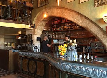 france/marseille-calanques/bar/bar-de-la-marine