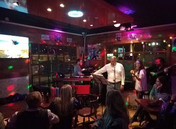 chile/punta-arenas/bar/broadway-restobar