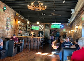 washington/san-juan-islands/bar/train-wreck-bar-grill
