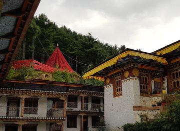 bhutan/bumthang-valley/bar/monstar-momo